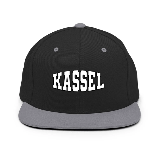 Kassel Cap mit Varsity1-Design (Schwarz/ Silber)