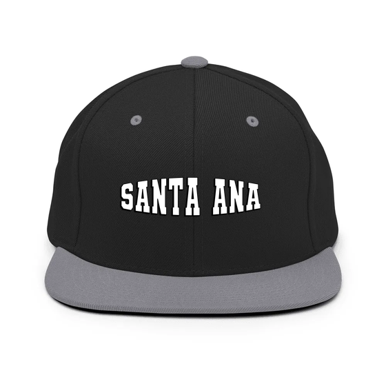 Santa Ana Cap with Varsity1 design (Black/ Silver) – Produktansicht